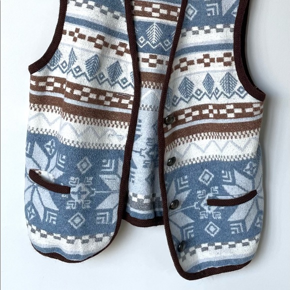 Runaway Bay printed vest - Picture 4 of 5